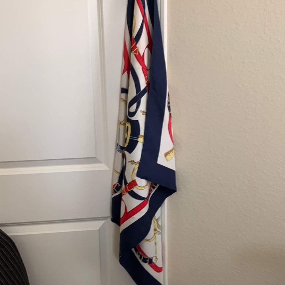This original Hermes scarf it is really beautiful silk